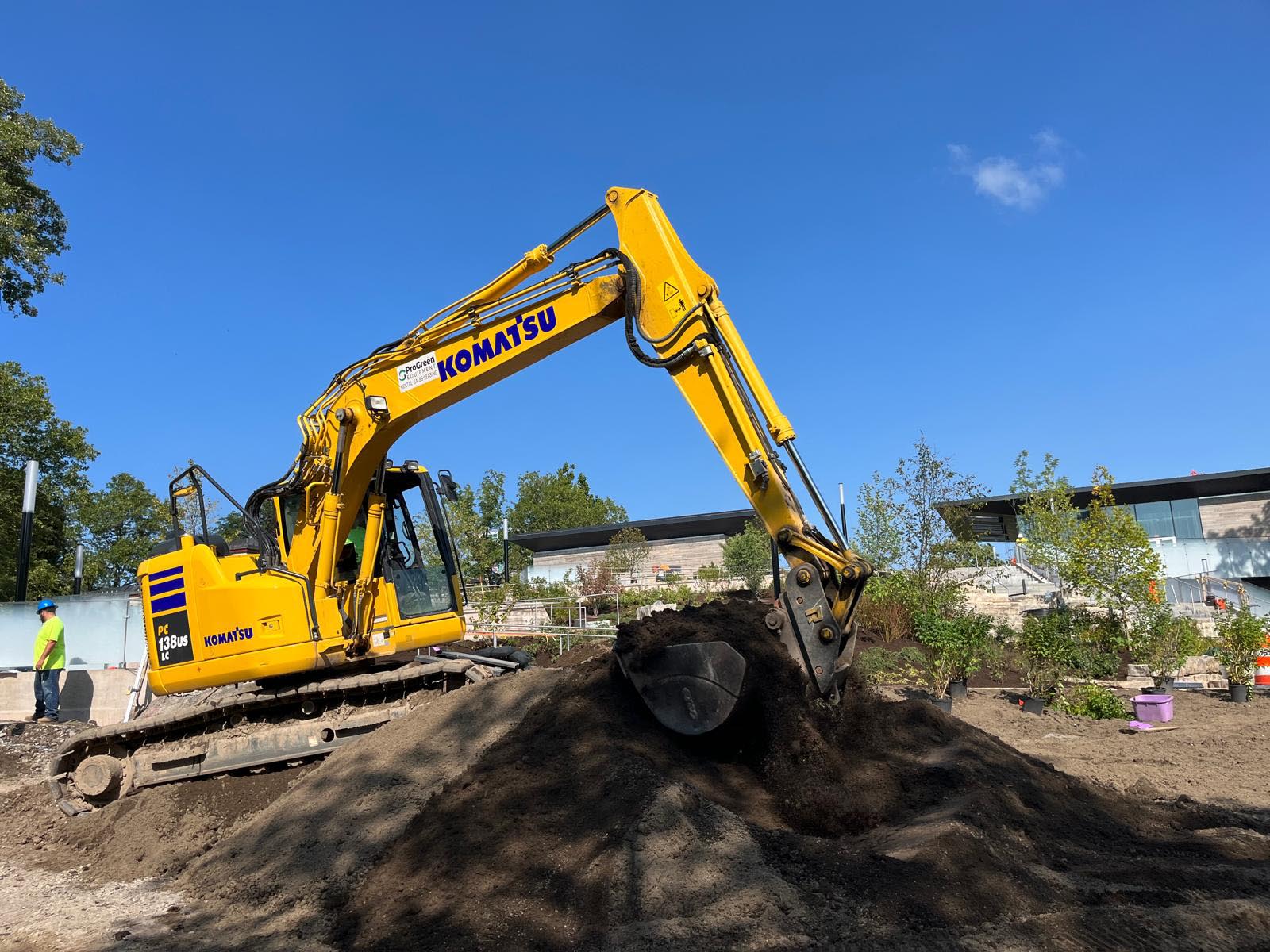 Niagra-Falls-Visitor-Center-03