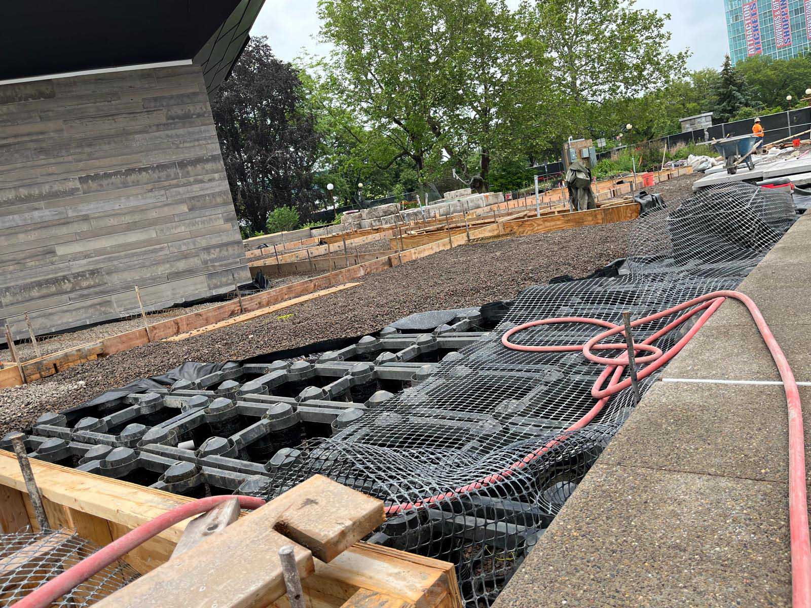 Niagra-Falls-Visitor-Center-05