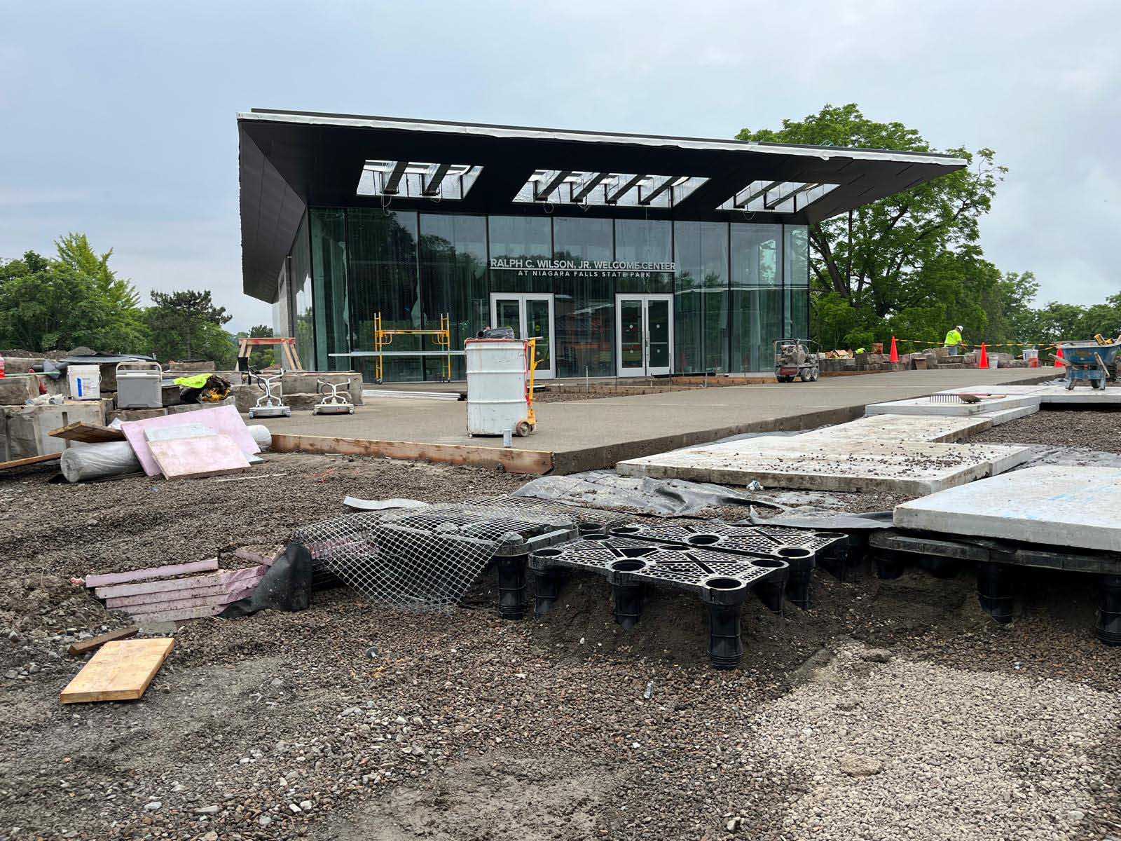 Niagra-Falls-Visitor-Center-10