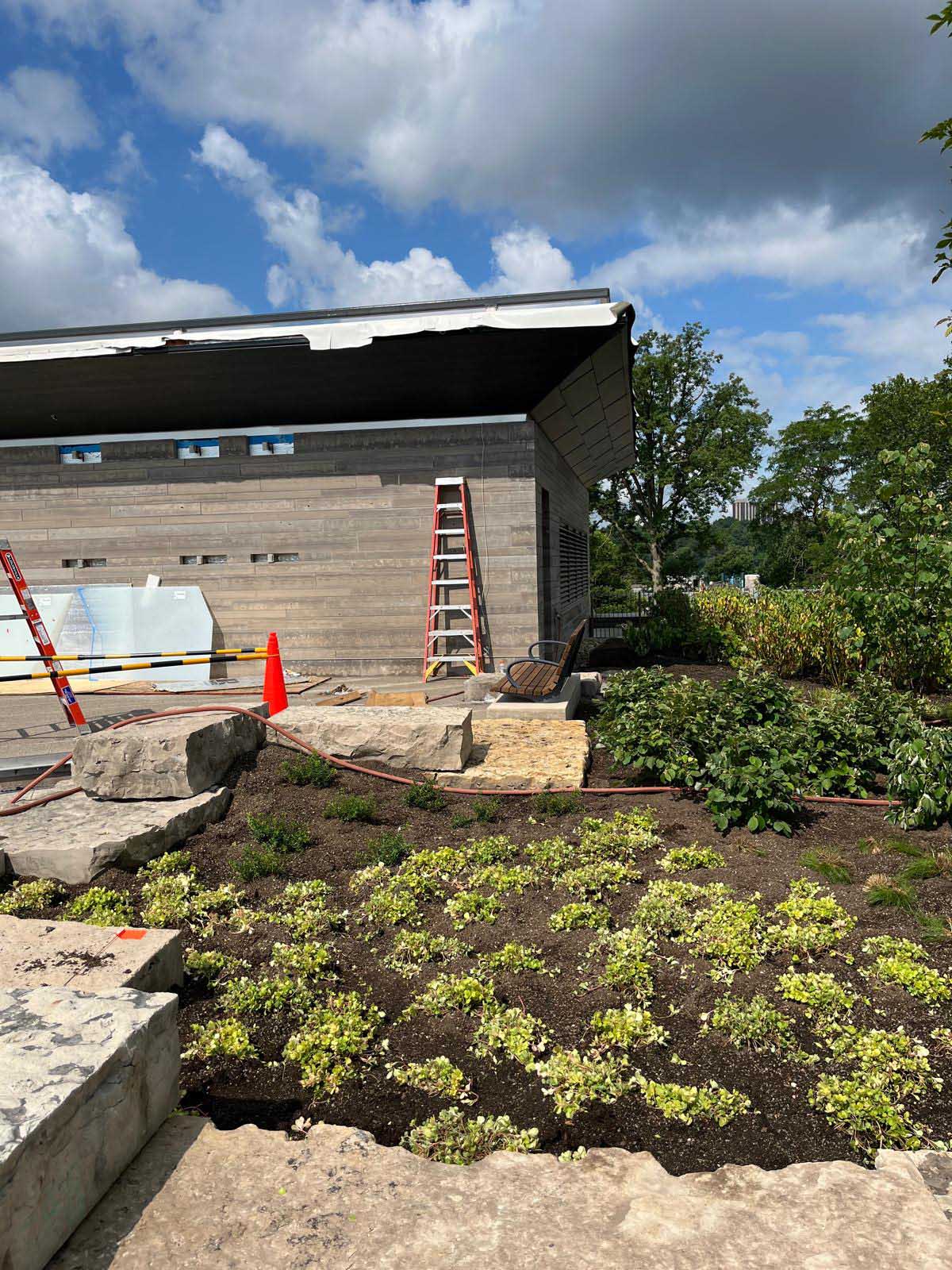 Niagra-Falls-Visitor-Center-16