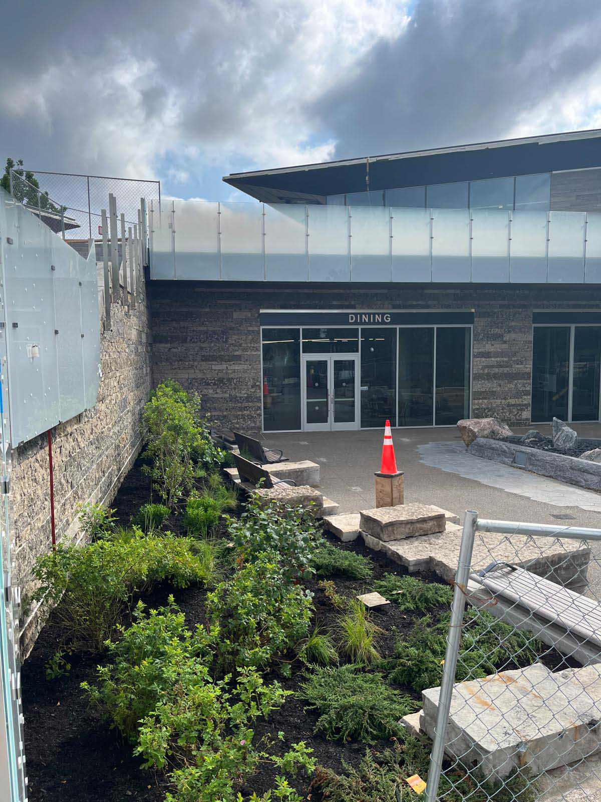 Niagra-Falls-Visitor-Center-21