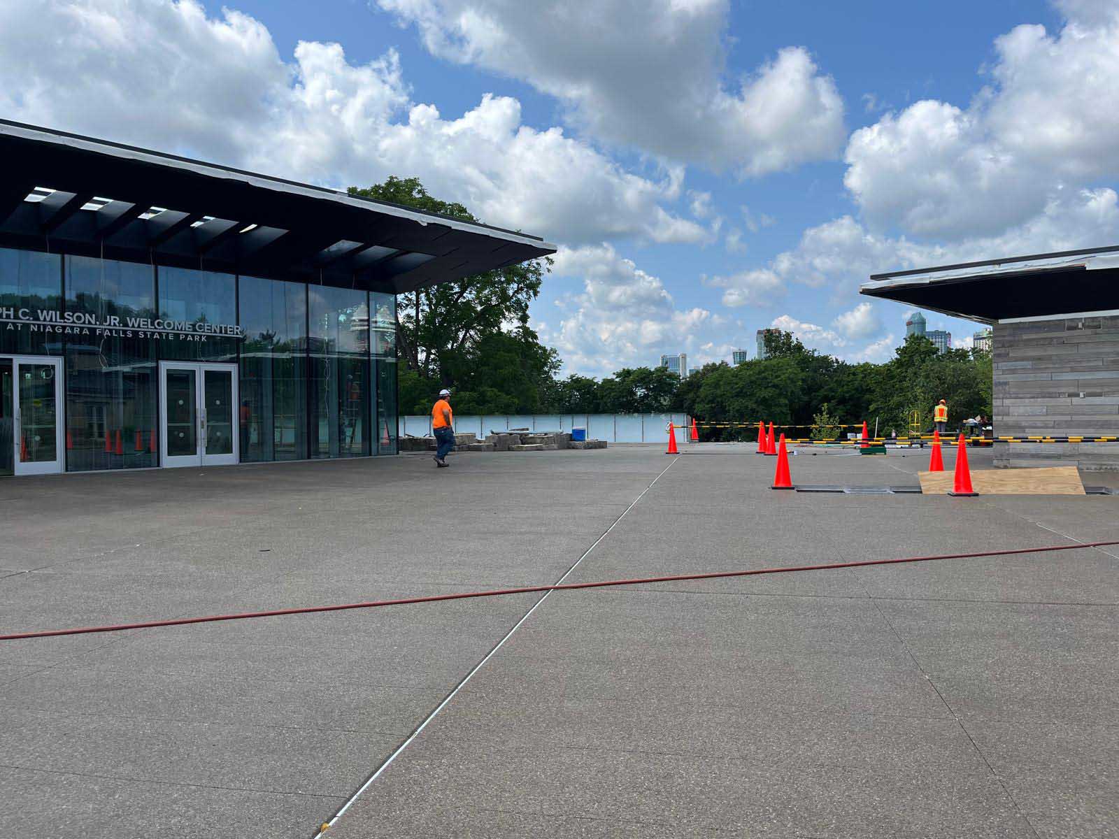 Niagra-Falls-Visitor-Center-26
