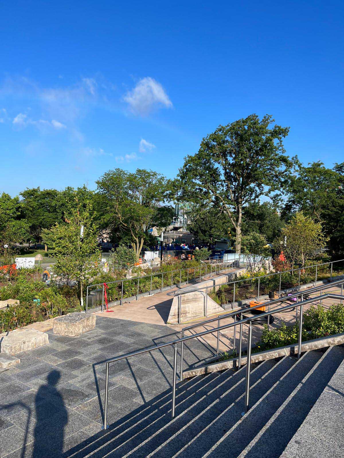 Niagra-Falls-Visitor-Center-28